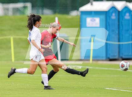 Thumbnail 1 in Pembroke Hill vs. Visitation Academy (MSHSAA Class 2 Semifinal) photogallery.