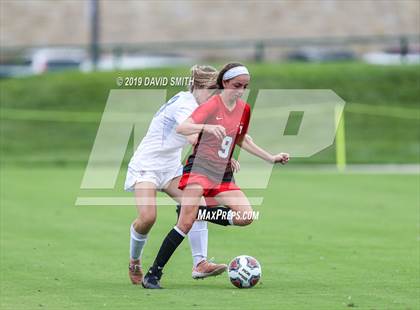 Thumbnail 2 in Pembroke Hill vs. Visitation Academy (MSHSAA Class 2 Semifinal) photogallery.