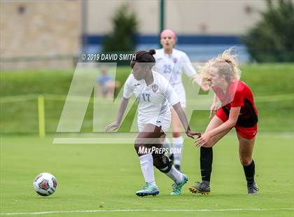 Thumbnail 1 in Pembroke Hill vs. Visitation Academy (MSHSAA Class 2 Semifinal) photogallery.