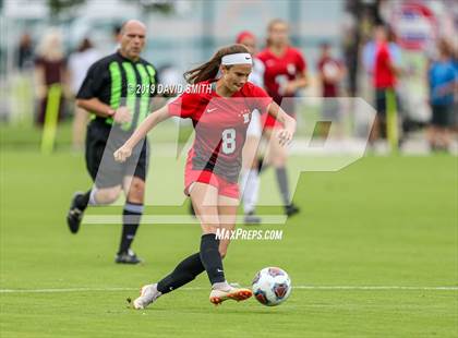 Thumbnail 2 in Pembroke Hill vs. Visitation Academy (MSHSAA Class 2 Semifinal) photogallery.