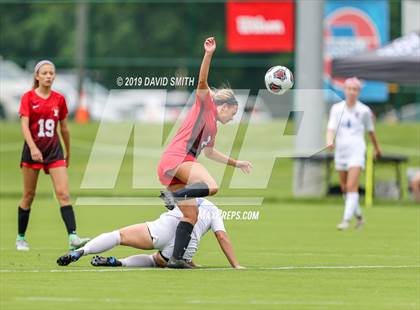 Thumbnail 2 in Pembroke Hill vs. Visitation Academy (MSHSAA Class 2 Semifinal) photogallery.