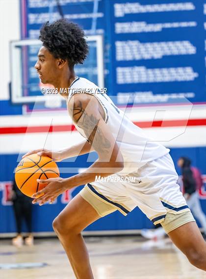 Thumbnail 2 in E.E. Smith vs. Northwood Temple Academy (MLK Dream Jam at Terry Sanford) photogallery.