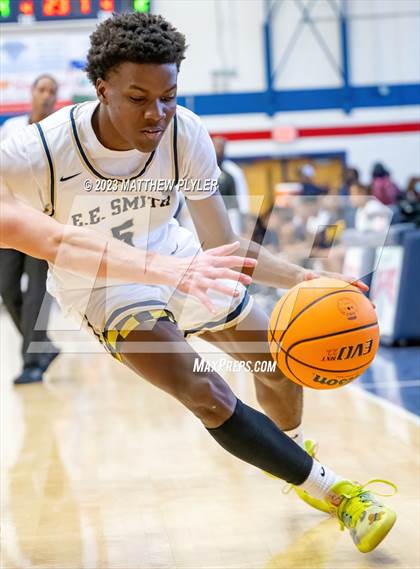Thumbnail 2 in E.E. Smith vs. Northwood Temple Academy (MLK Dream Jam at Terry Sanford) photogallery.