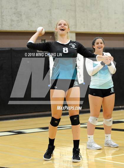 Thumbnail 3 in El Toro @ Aliso Niguel photogallery.