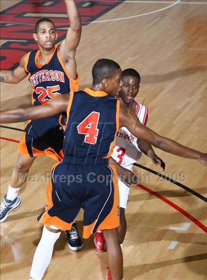 Thumbnail 2 in Jefferson vs Kennedy (PSAL AA Semifinal) photogallery.