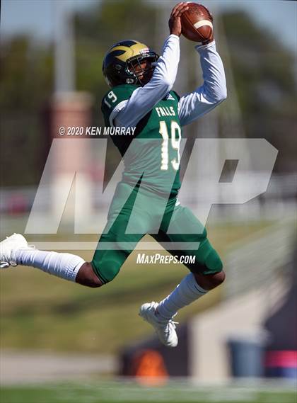 Thumbnail 2 in Cypress Springs vs Cypress Falls photogallery.