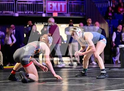 Thumbnail 3 in UIL Wrestling 6A Finals (100lb - 132lb) photogallery.