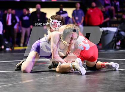 Thumbnail 3 in UIL Wrestling 6A Finals (100lb - 132lb) photogallery.