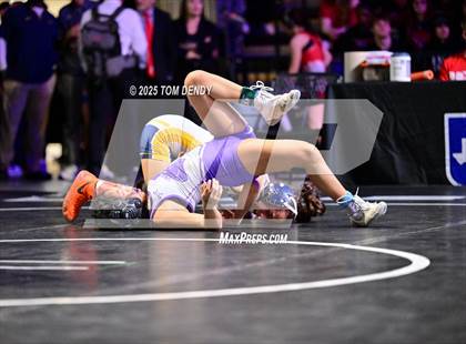 Thumbnail 2 in UIL Wrestling 6A Finals (100lb - 132lb) photogallery.
