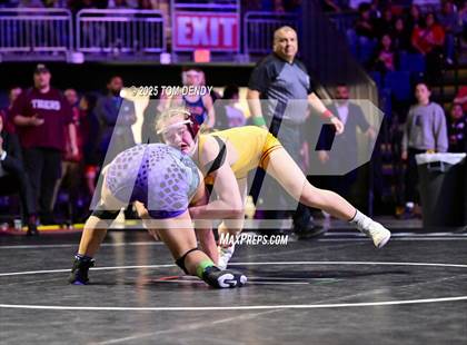 Thumbnail 2 in UIL Wrestling 6A Finals (100lb - 132lb) photogallery.