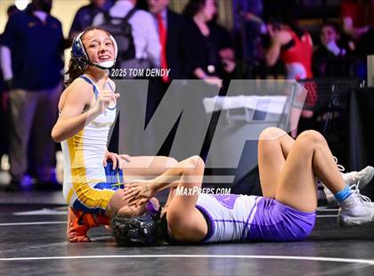Thumbnail 2 in UIL Wrestling 6A Finals (100lb - 132lb) photogallery.