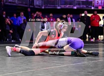 Thumbnail 3 in UIL Wrestling 6A Finals (100lb - 132lb) photogallery.