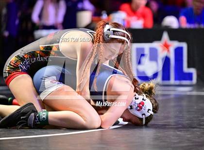 Thumbnail 2 in UIL Wrestling 6A Finals (100lb - 132lb) photogallery.