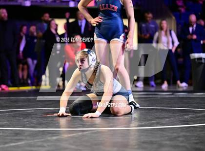Thumbnail 3 in UIL Wrestling 6A Finals (100lb - 132lb) photogallery.