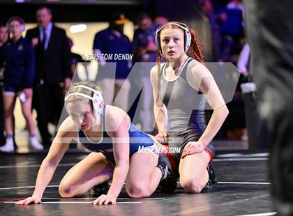 Thumbnail 1 in UIL Wrestling 6A Finals (100lb - 132lb) photogallery.