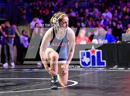 Thumbnail 1 in UIL Wrestling 6A Finals (100lb - 132lb) photogallery.