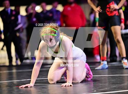 Thumbnail 2 in UIL Wrestling 6A Finals (100lb - 132lb) photogallery.