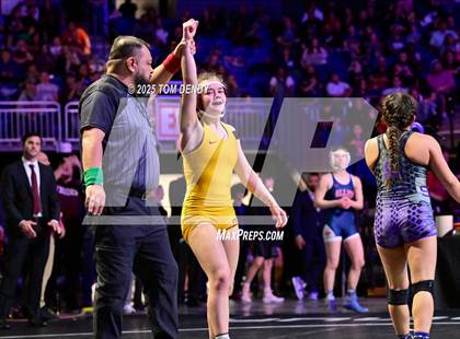 Thumbnail 2 in UIL Wrestling 6A Finals (100lb - 132lb) photogallery.