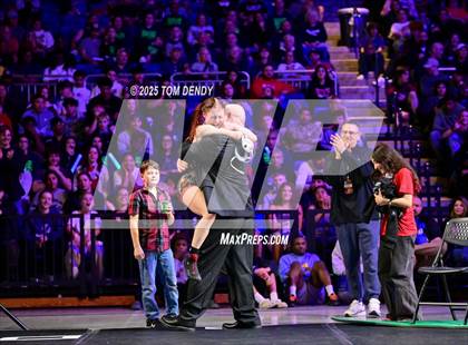 Thumbnail 3 in UIL Wrestling 6A Finals (100lb - 132lb) photogallery.