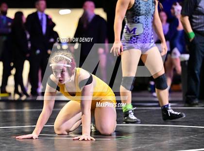Thumbnail 3 in UIL Wrestling 6A Finals (100lb - 132lb) photogallery.