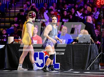 Thumbnail 2 in UIL Wrestling 6A Finals (100lb - 132lb) photogallery.