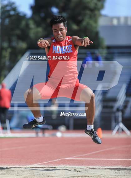 Thumbnail 3 in CIF LACS track and field Boys Finals photogallery.