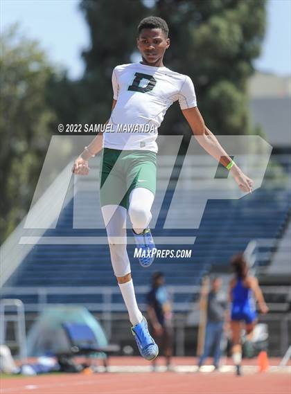 Thumbnail 2 in CIF LACS track and field Boys Finals photogallery.