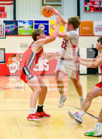 Thumbnail 1 in Flippin @ Lead Hill photogallery.