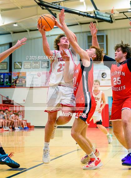 Thumbnail 3 in Flippin @ Lead Hill photogallery.