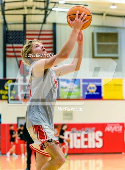 Thumbnail 1 in Flippin @ Lead Hill photogallery.