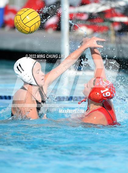 Thumbnail 3 in Mater Dei vs. Foothill (Newport Invite) photogallery.