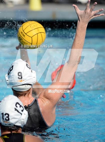 Thumbnail 1 in Mater Dei vs. Foothill (Newport Invite) photogallery.