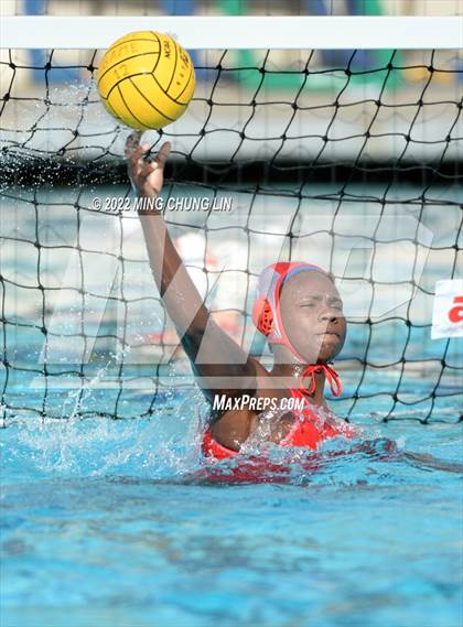 Thumbnail 1 in Mater Dei vs. Foothill (Newport Invite) photogallery.