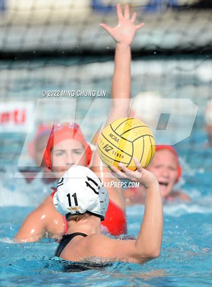 Thumbnail 1 in Mater Dei vs. Foothill (Newport Invite) photogallery.