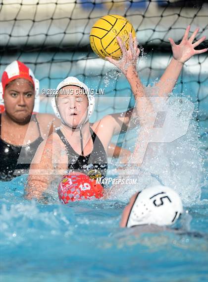 Thumbnail 1 in Mater Dei vs. Foothill (Newport Invite) photogallery.