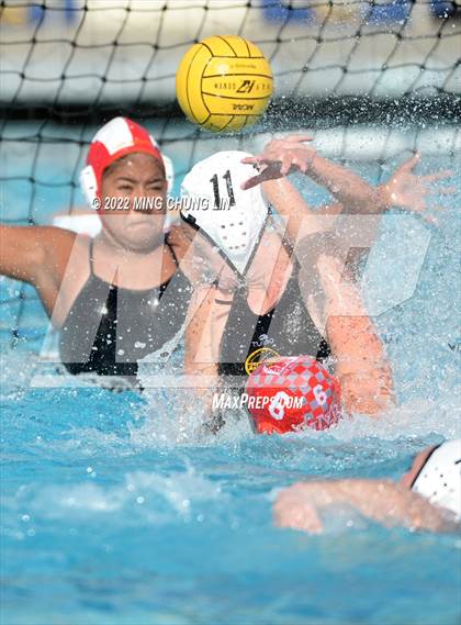 Thumbnail 3 in Mater Dei vs. Foothill (Newport Invite) photogallery.