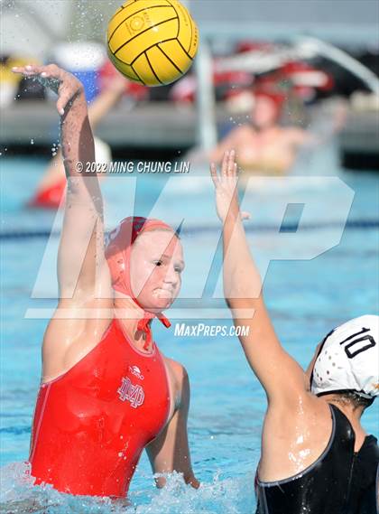 Thumbnail 1 in Mater Dei vs. Foothill (Newport Invite) photogallery.