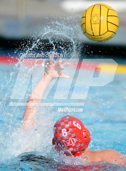 Thumbnail 3 in Mater Dei vs. Foothill (Newport Invite) photogallery.