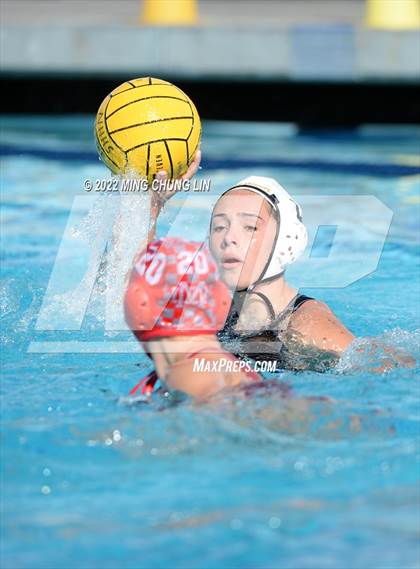 Thumbnail 2 in Mater Dei vs. Foothill (Newport Invite) photogallery.