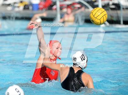 Thumbnail 2 in Mater Dei vs. Foothill (Newport Invite) photogallery.