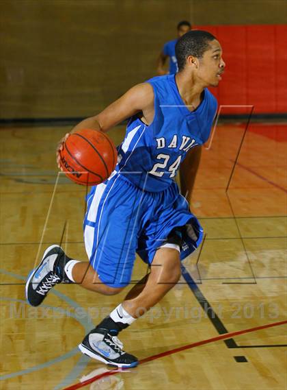 Thumbnail 2 in Davis vs Valley Christian (Common Good Classic) photogallery.