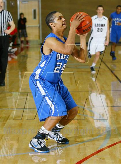 Thumbnail 2 in Davis vs Valley Christian (Common Good Classic) photogallery.