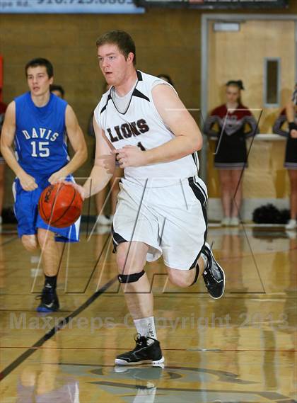 Thumbnail 1 in Davis vs Valley Christian (Common Good Classic) photogallery.
