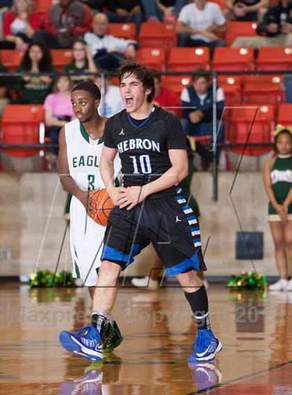 Thumbnail 2 in DeSoto vs. Hebron (UIL 5A Region1 Quarterfinal Playoff) photogallery.