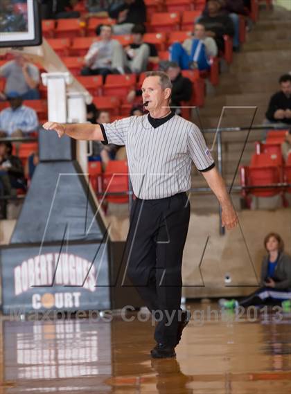 Thumbnail 3 in DeSoto vs. Hebron (UIL 5A Region1 Quarterfinal Playoff) photogallery.