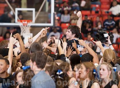 Thumbnail 1 in DeSoto vs. Hebron (UIL 5A Region1 Quarterfinal Playoff) photogallery.