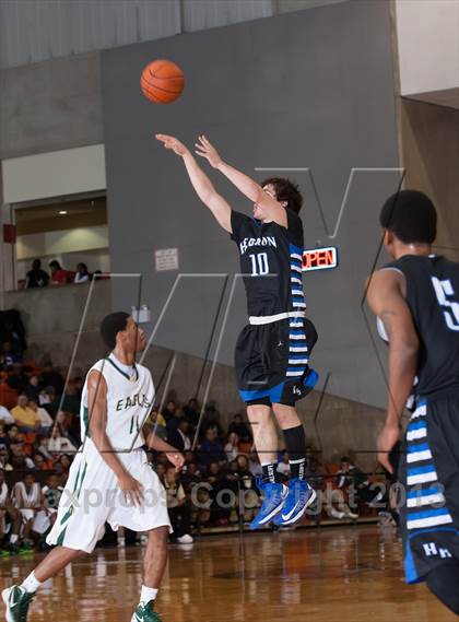 Thumbnail 2 in DeSoto vs. Hebron (UIL 5A Region1 Quarterfinal Playoff) photogallery.