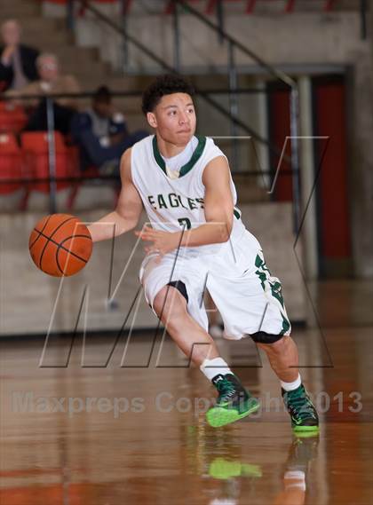 Thumbnail 1 in DeSoto vs. Hebron (UIL 5A Region1 Quarterfinal Playoff) photogallery.