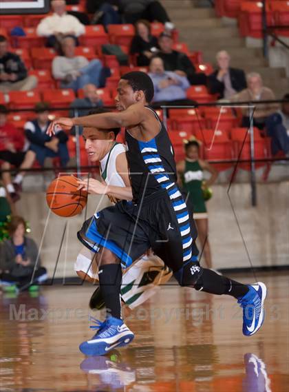Thumbnail 3 in DeSoto vs. Hebron (UIL 5A Region1 Quarterfinal Playoff) photogallery.