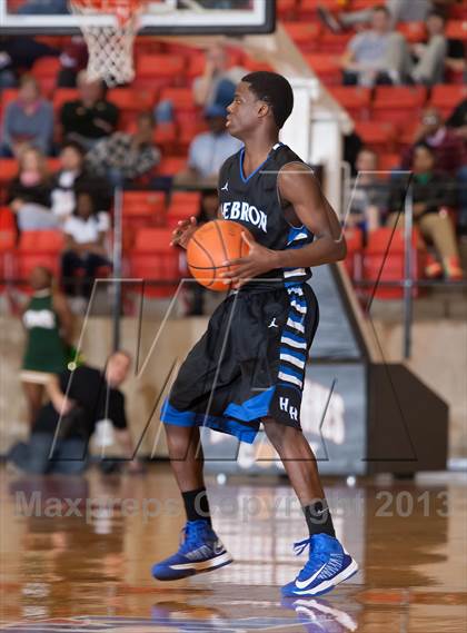 Thumbnail 2 in DeSoto vs. Hebron (UIL 5A Region1 Quarterfinal Playoff) photogallery.